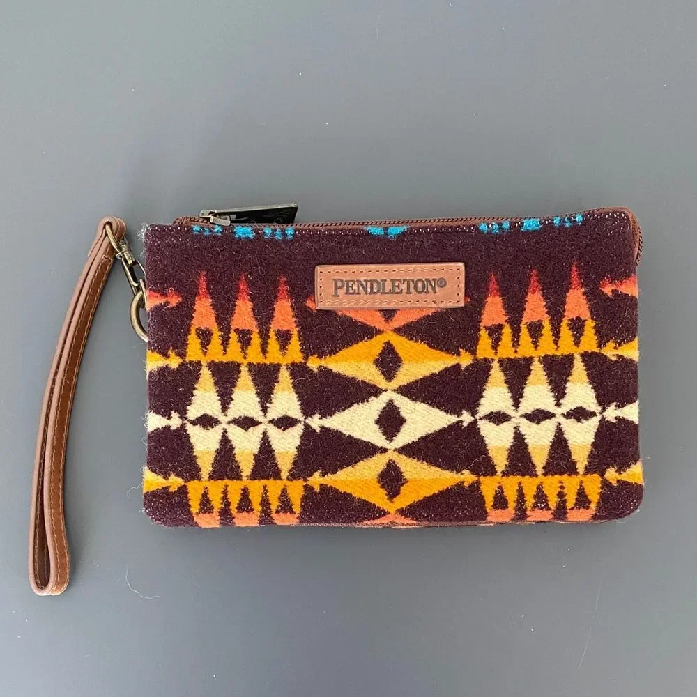 Pendleton THREE POCKET KEEPER Multicolor Geometric Wristlet NWOT